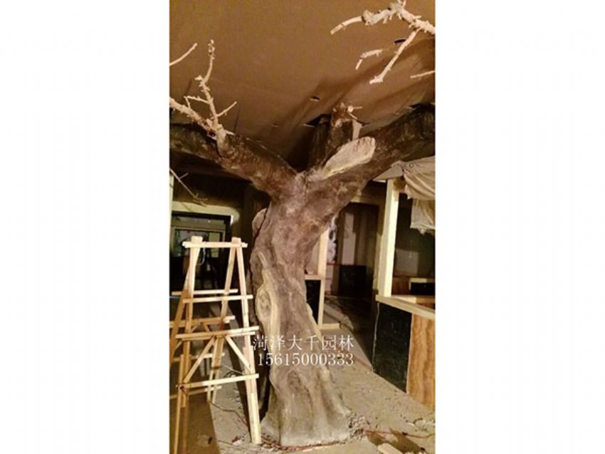 點擊查看詳細信息<br>標題：假樹內施工中 閱讀次數：1448